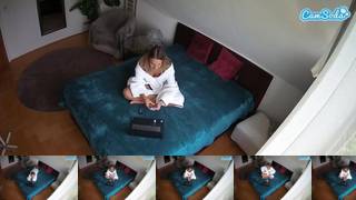 Voyeurcam-julmodels-whitebed-5 Webcam 2023-08-06