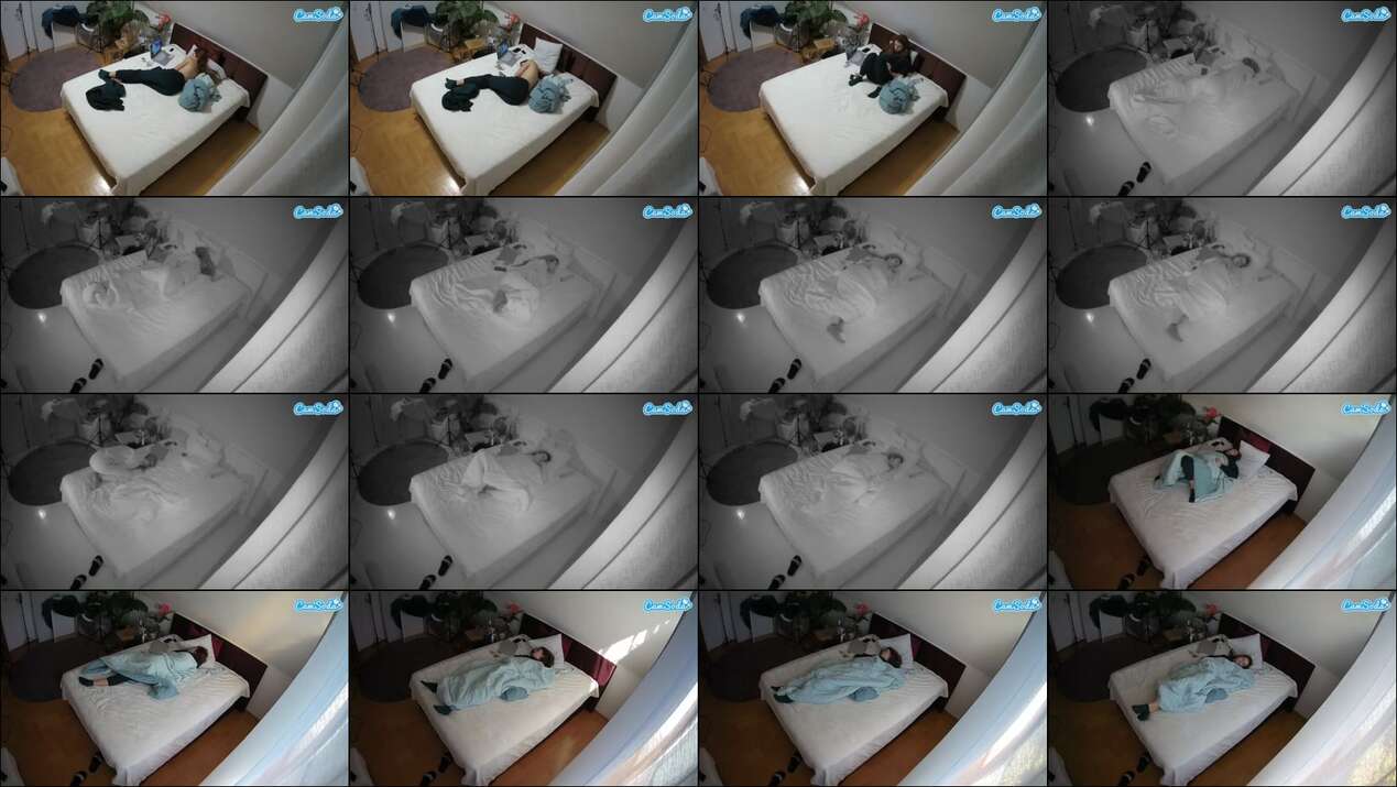 Voyeurcam-julmodels-whitebed-5 Webcam 2023-11-04