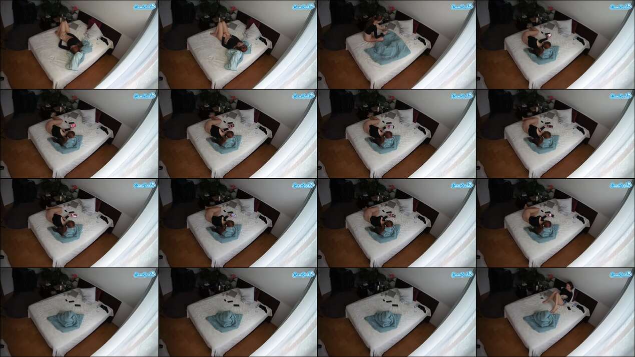 Voyeurcam-julmodels-whitebed-5 Webcam 2023-11-06
