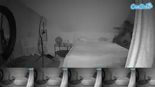 Voyeurcam-julmodels-whitebed-6 Webcam 2024-04-11