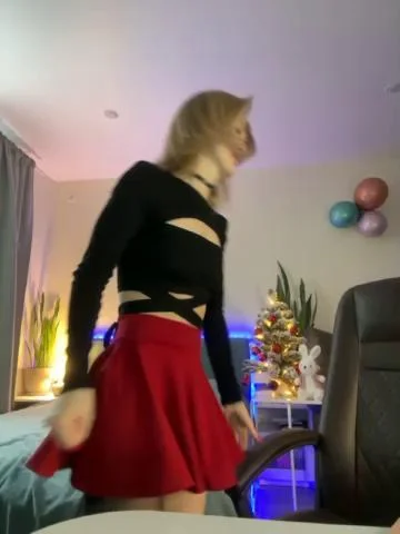 Witchpeach Webcam 2023-12-11