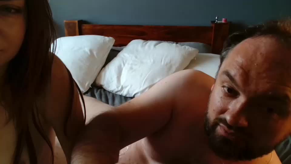 Yoko_and_daddy Webcam 2023-05-27
