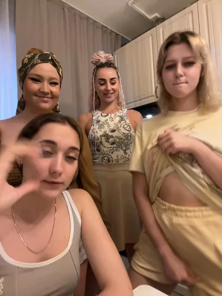 RollingGirls Webcam 2024-06-09