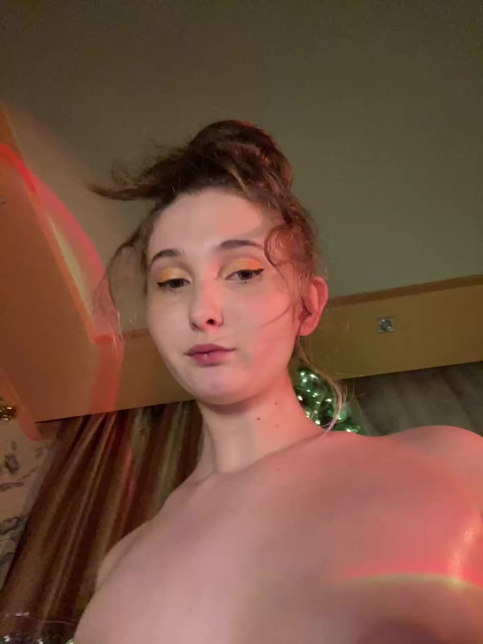 PeachGirl Webcam 2024-12-26