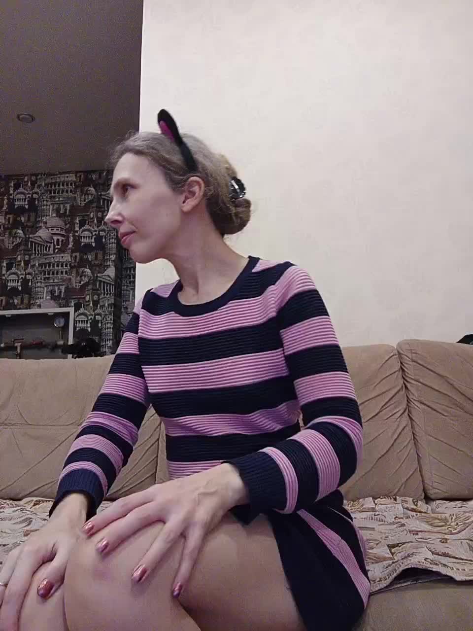 -Queen-Margo- Webcam 2024-12-26