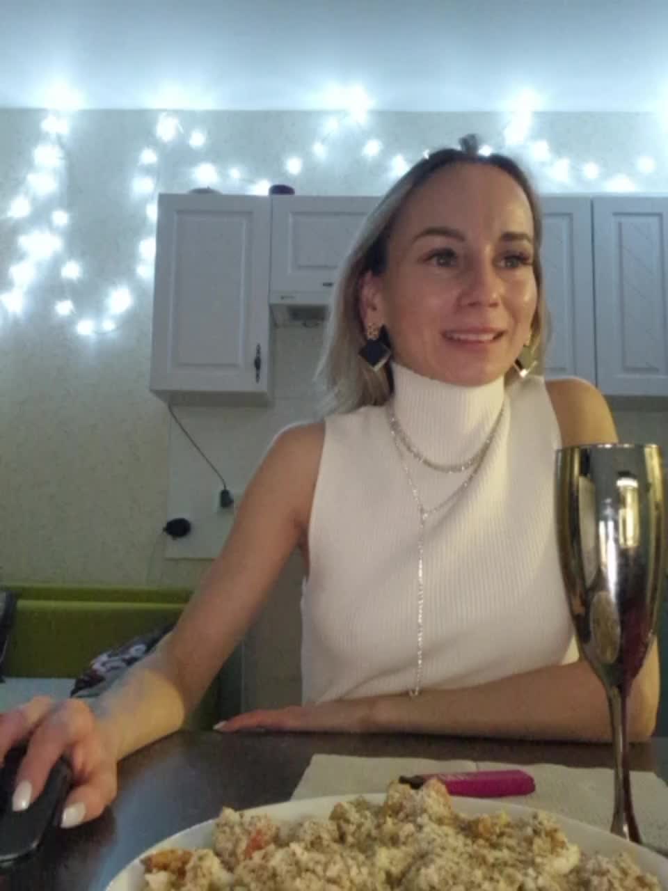 MarysiaXXXX Webcam 2025-01-01