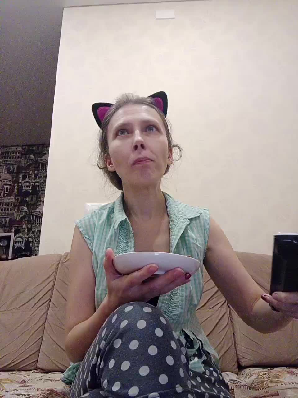 -Queen-Margo- Webcam 2025-01-14