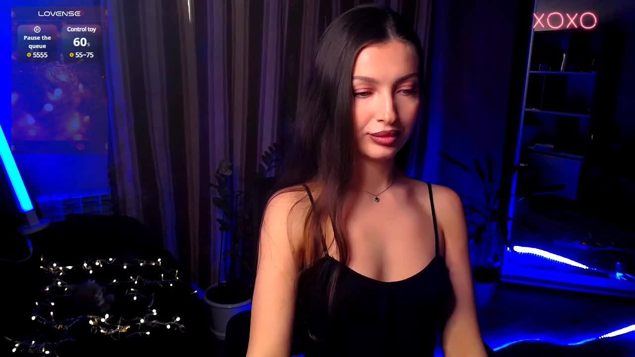 LauraBess Webcam 2025-02-02