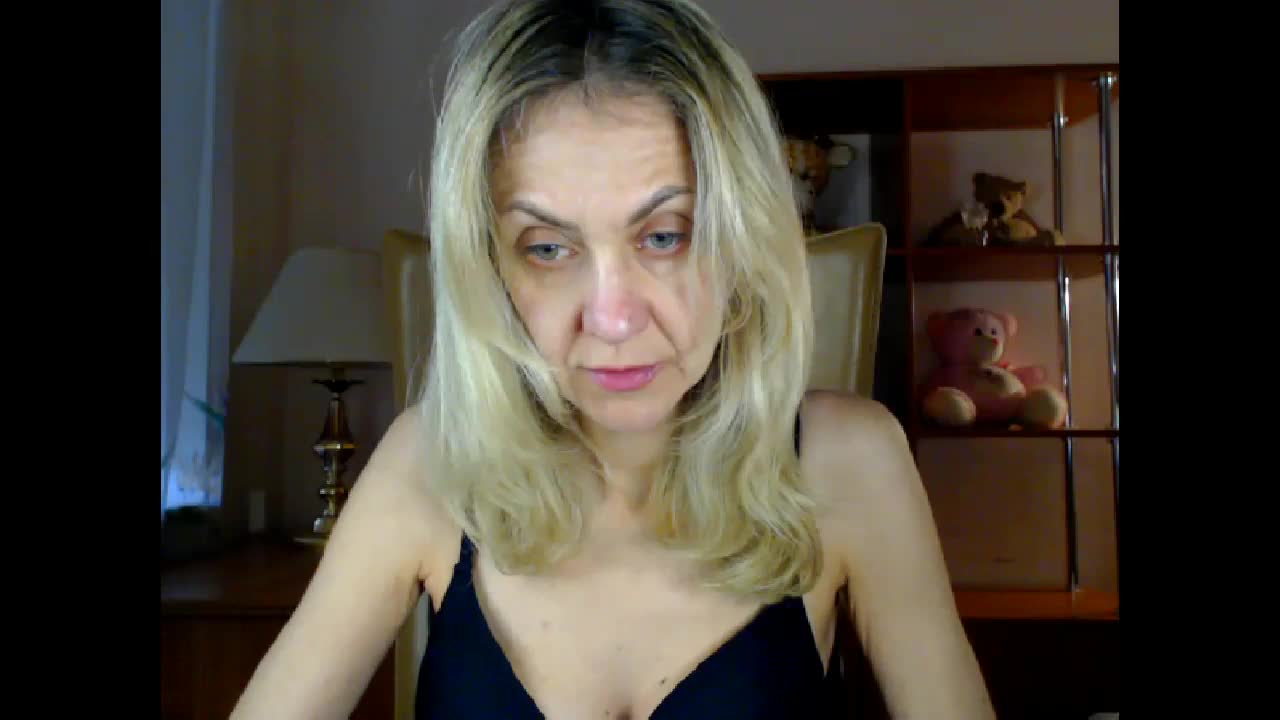 Tanya6547 Webcam 2025-02-03