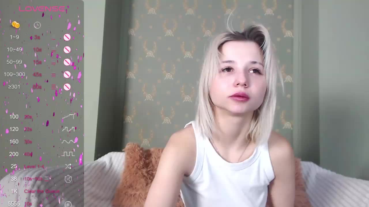 Nicoleblonde Webcam 2025-02-11