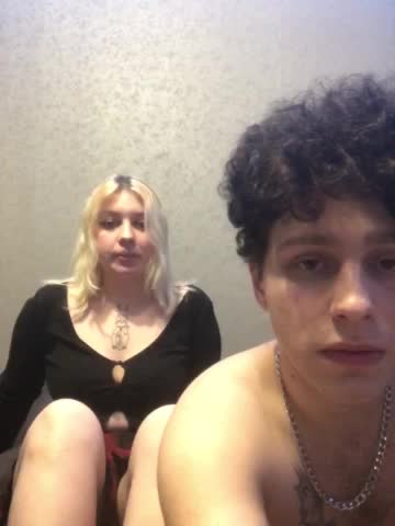 Lirikax_and_ketaminex Webcam 2025-02-18