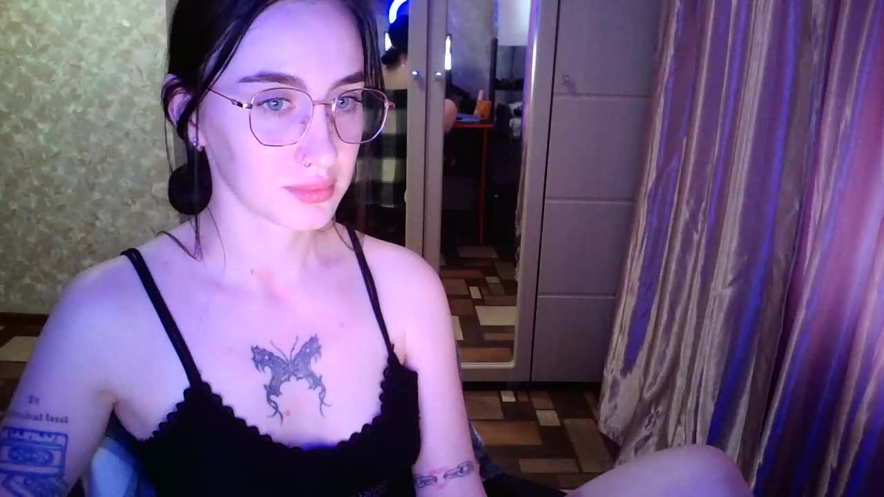 MilanaXBeauty Webcam 2025-03-17